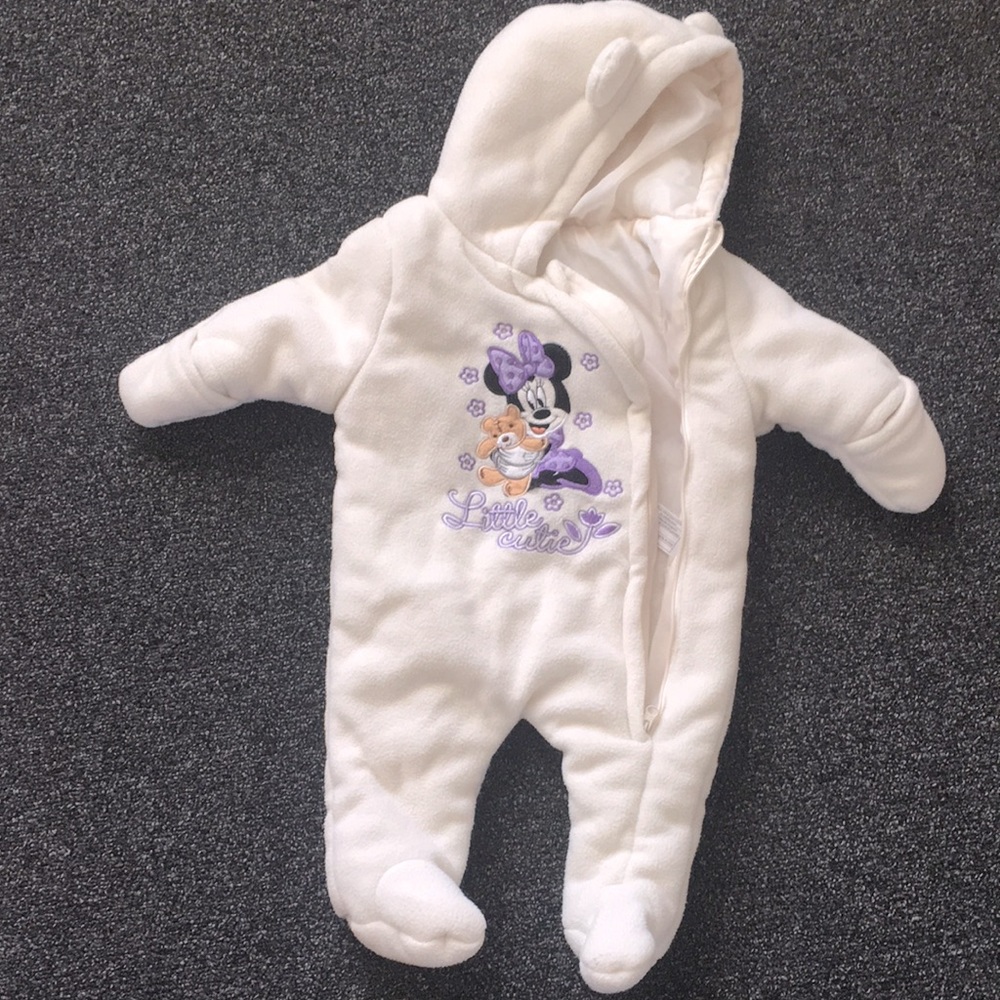 White fury snow suit